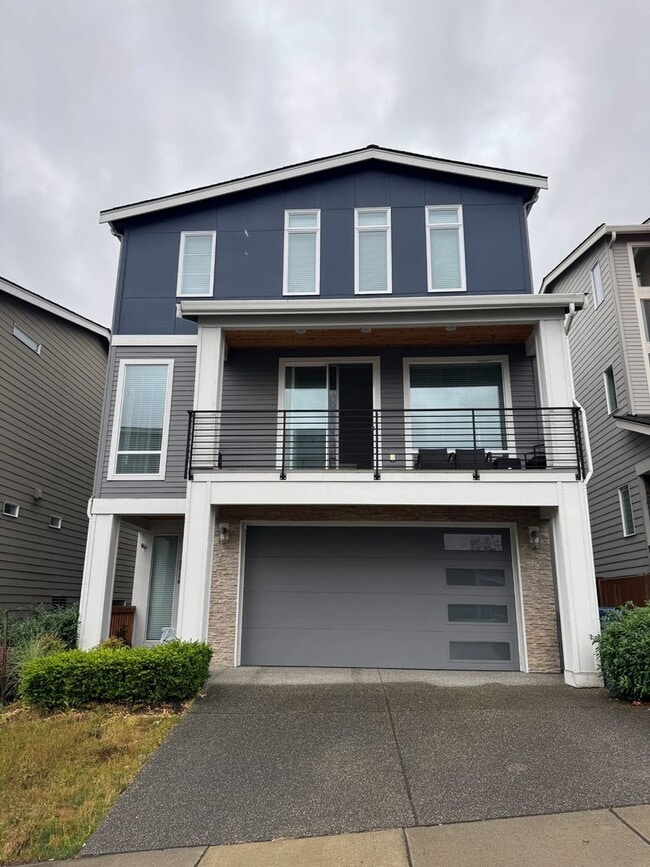 Warm, Welcoming 5BR Home Near Alderwood Mall - Warm, Welcoming 5BR Home Near Alderwood Mall