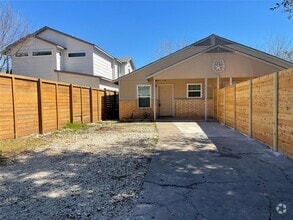 Building Photo - 1115 Brookswood Ave