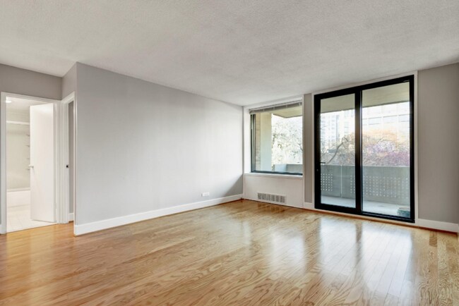 Foto del edificio - 240 M St SW