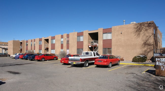 Building Photo - Vail Manor Apartments