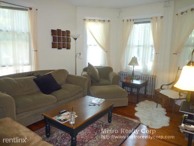 Primary Photo - 31 Perry St