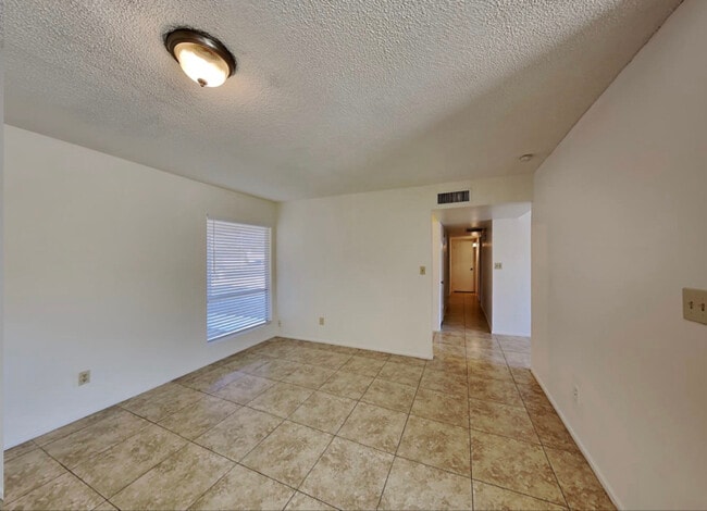 Foto del edificio - 376 Stone Fly Rd