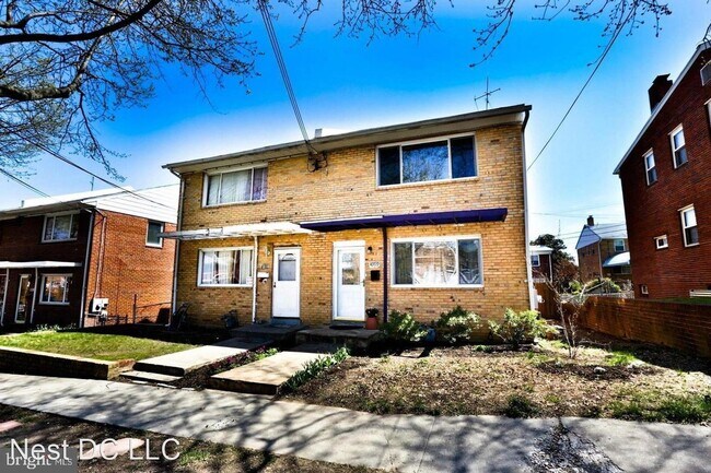Building Photo - 3 br, 2 bath House - 4909 7th Pl NE