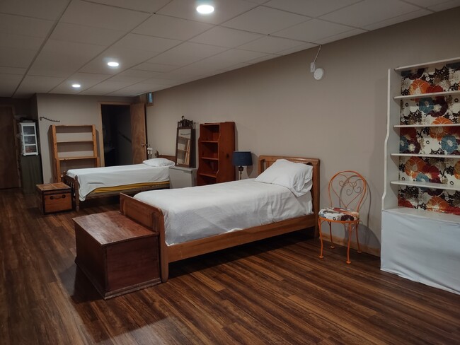 Sleeps 3 - 1249 Feak Hollow Rd