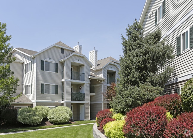 Building Photo - Rembrandt Park Apartments