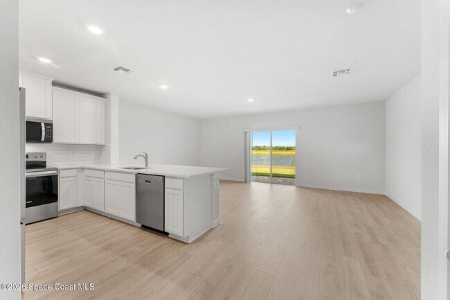 Building Photo - 9734 Venetian Sq