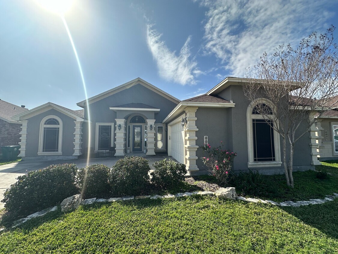 6025 Adrian Dr, Corpus Christi, TX 78414 House Rental in Corpus