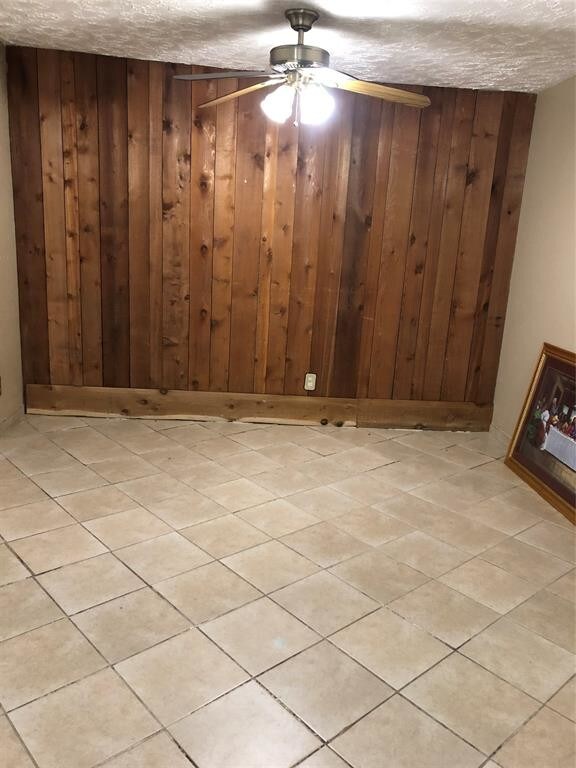 Building Photo - 16110 Highlander Dr