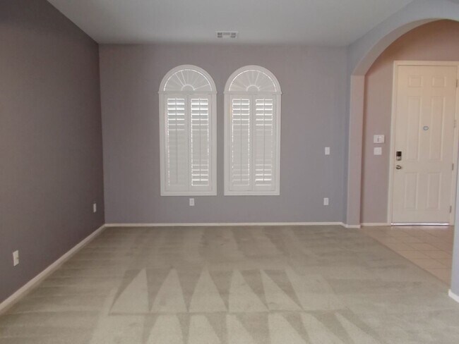 Foto del edificio - Spacious 3-Bedroom Cul-de-Sac Home in Prime Location