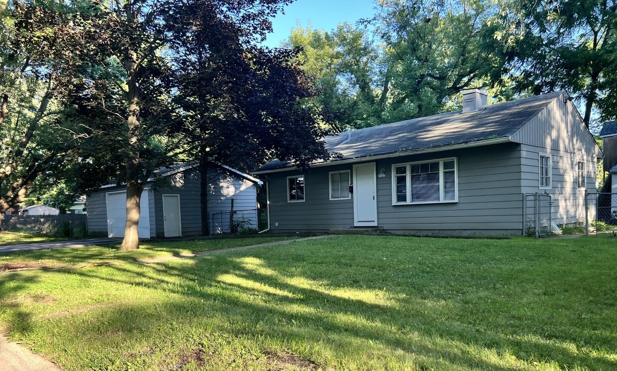 Building Photo - 3101 Ezekiel Ave