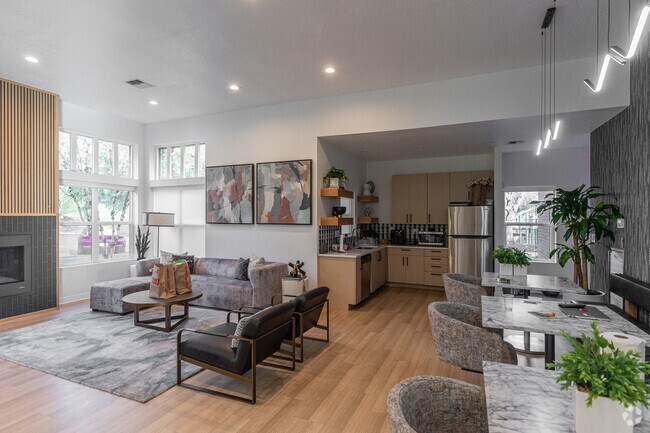 Casa club - Arbor Heights