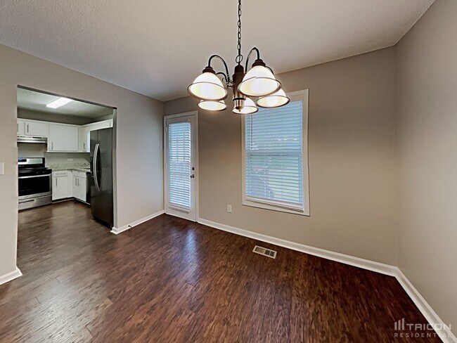 Building Photo - 114 Ivy Brook Dr