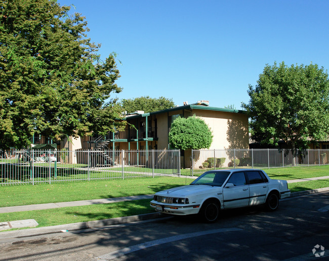 Apartment Entrances - Pleasant View Apartments