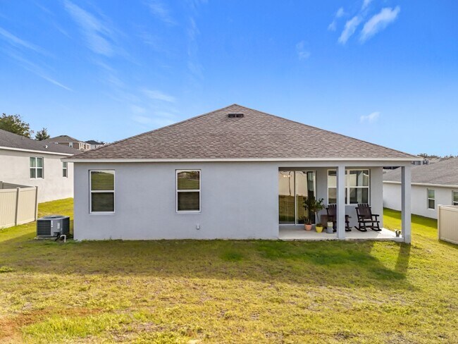 Foto del edificio - Available Immediately
