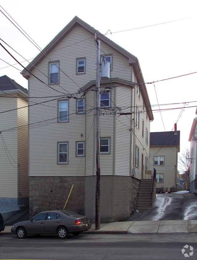 Building Photo - 302-304 Broadway
