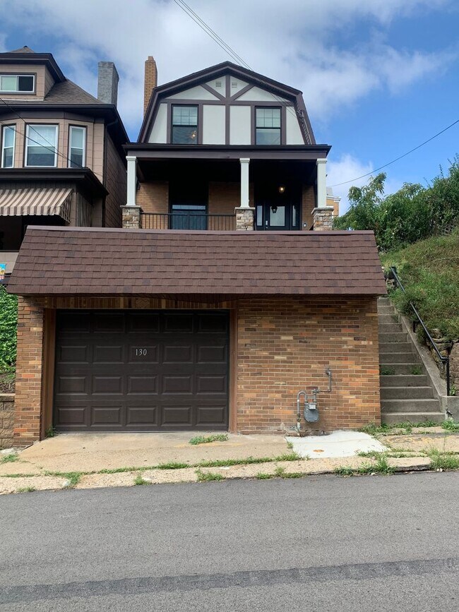 Foto del edificio - 3 Bedroom Single Family Home with Garage in Mount Washington!