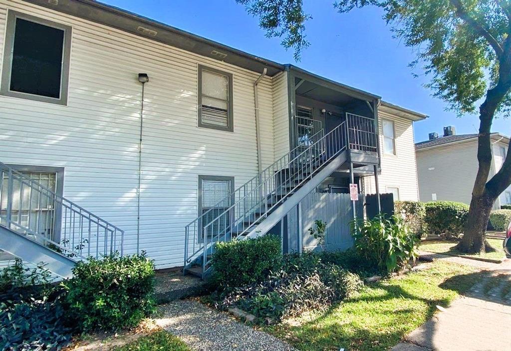 Primary Photo - 7200 Clarewood Dr