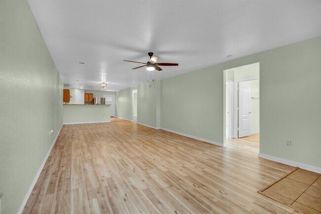 Building Photo - 1410 Bardwell St