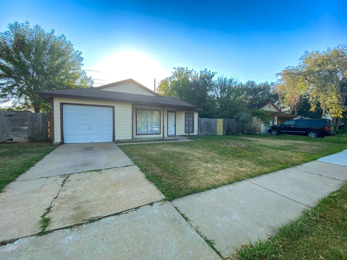 Primary Photo - 3 Bedr/ 1 bath Beautiful Home in Hockley, TX