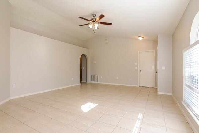 Foto del edificio - 17026 Ongar Ct