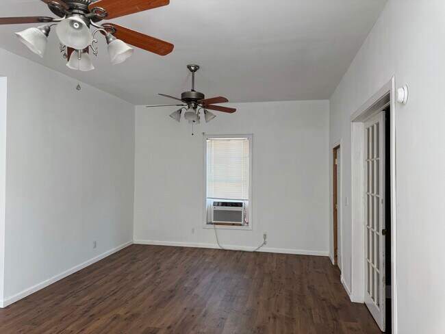 Foto del edificio - 1124 W 6th St