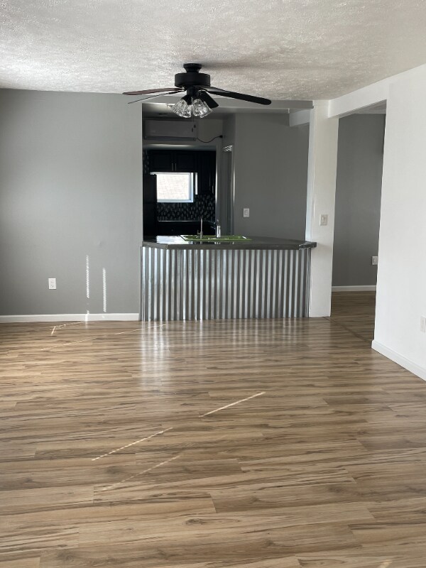 Foto del edificio - 5401 Huberville Ave