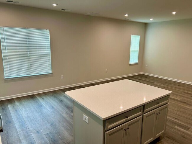 Building Photo - 821 Taylor Green Way