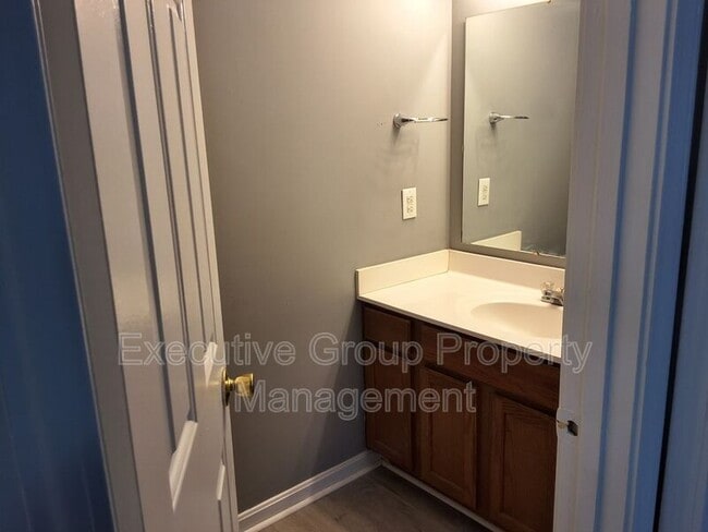 Foto del edificio - 1115-M CROWNE POINTE DRIVE