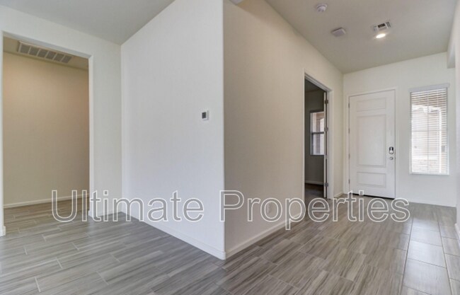 Foto del edificio - 18526 W Desert Trumpet Rd