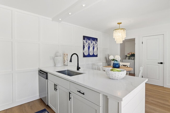 Building Photo - 3236 32nd Ct