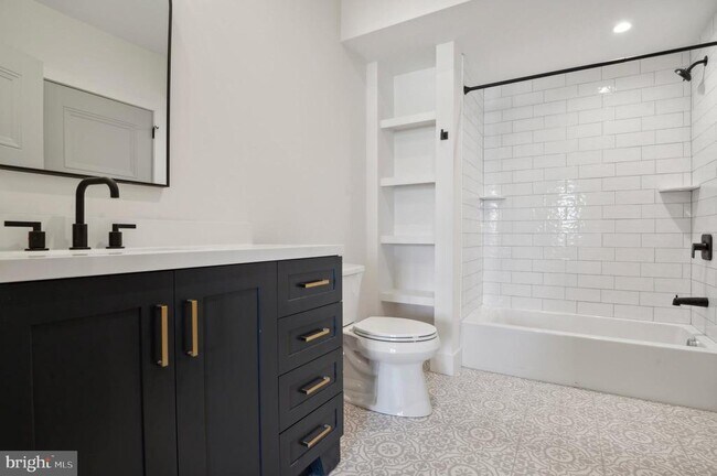 Foto del edificio - 35 Chestnut Rd