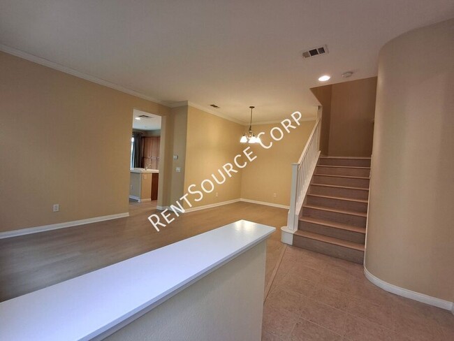 Foto del edificio - 3 Bedroom Townhome for Lease in Mariposa C...