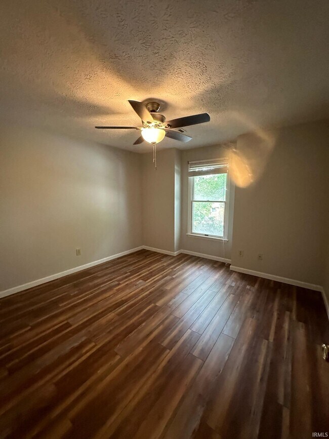 Building Photo - 4204 N Willow Bend