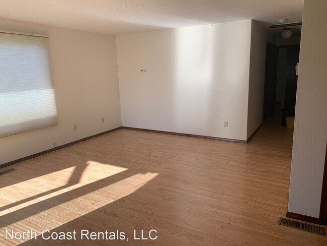 Foto del edificio - 3 br, 2 bath House - 1156 Ave, E