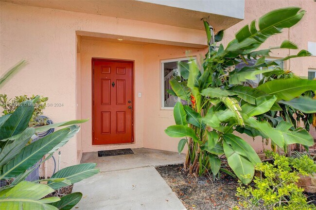 Foto del edificio - 734 NW 208th Dr