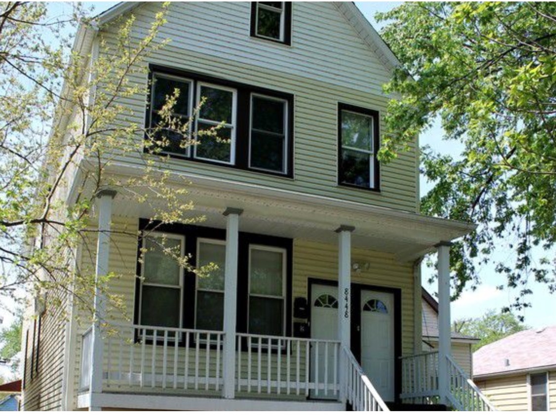 Primary Photo - 8448 S Mackinaw Ave