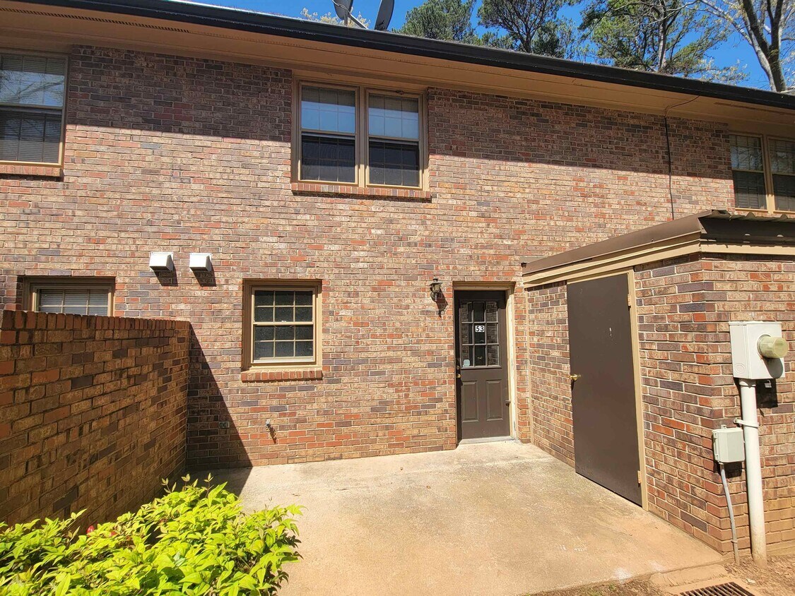 Foto principal - 53 University Dr