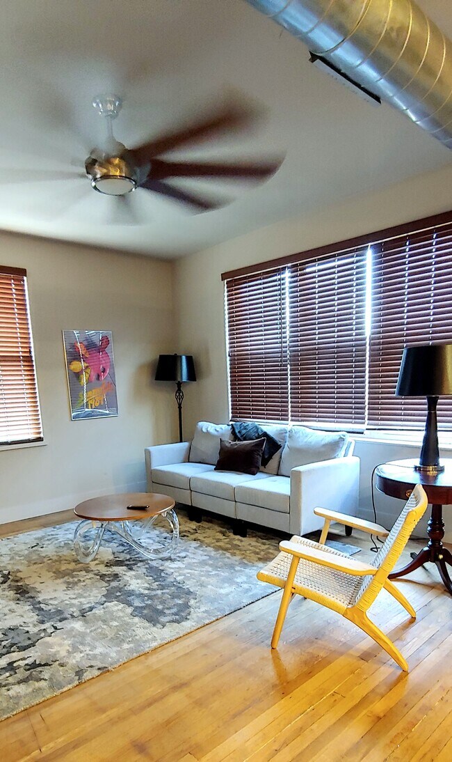 Foto del edificio - 334 Forest Ave