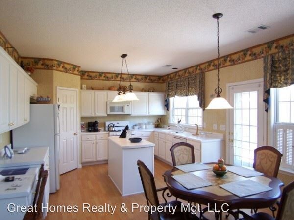 Foto del edificio - 3220 Citation Ave NW