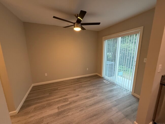 Building Photo - 145 Lantern Park Dr