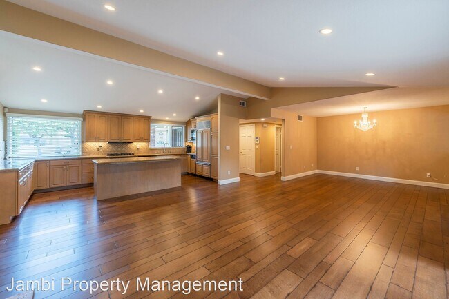 Foto del edificio - 5 br, 4 bath House - 38 Hidden Valley Road