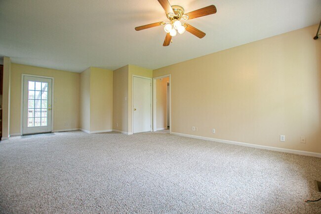 Foto del edificio - Three Bedroom with Unfinished Basement!