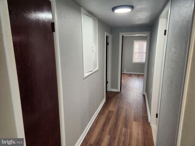 Building Photo - 3420 Sunny View Dr