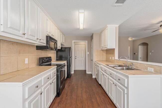 Foto del edificio - Newly Renovated 3 bed, 2 bath home on cul-...