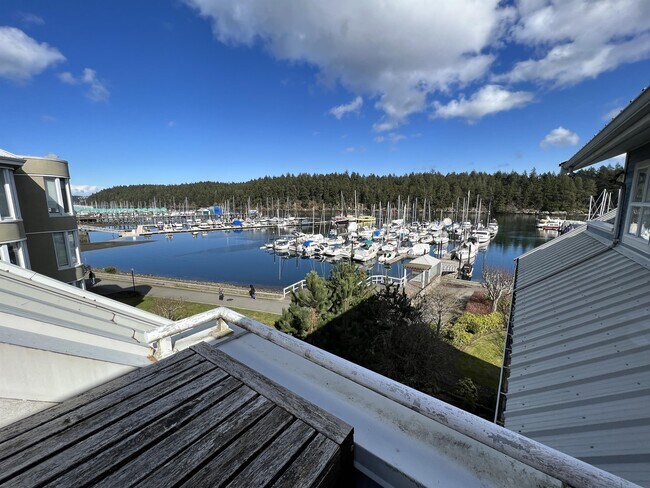 Photo du bâtiment - 550 Blue Girl Way