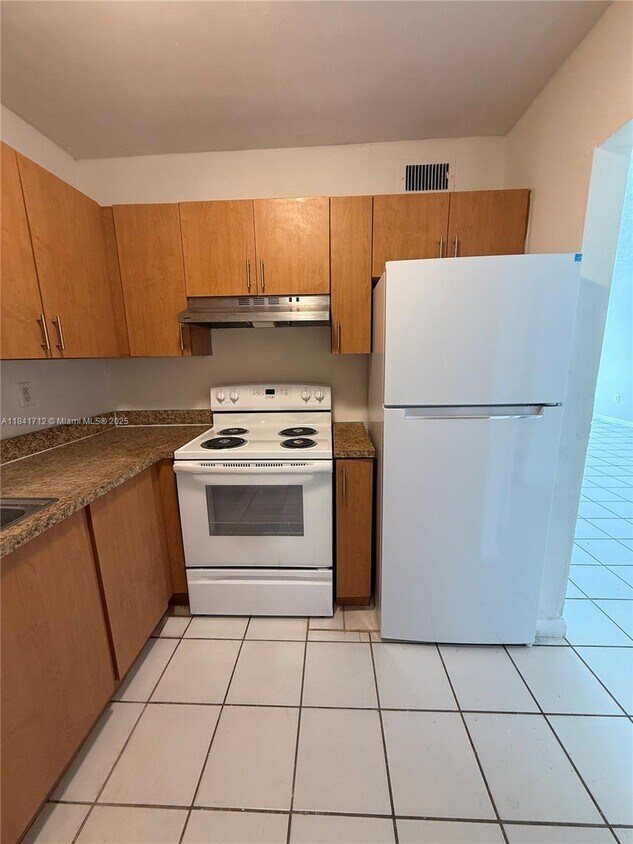 Foto principal - 17001 NE 9th Ave