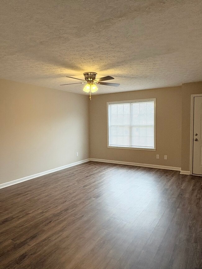 Foto del edificio - 117 Concord Dr