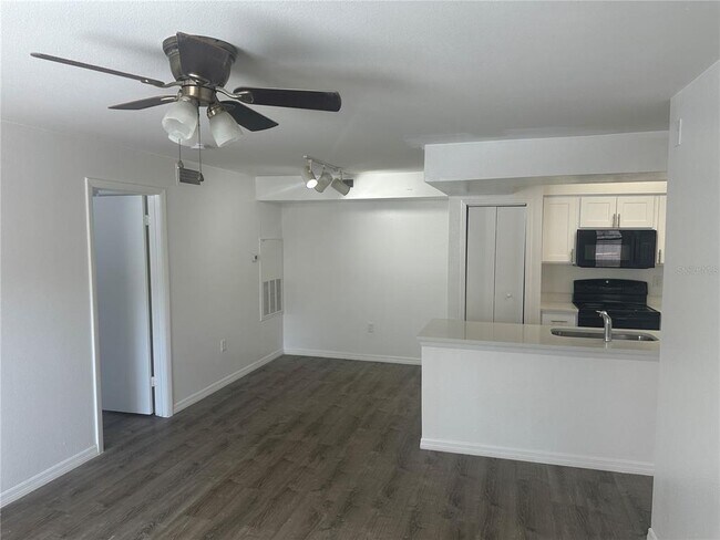 Foto del edificio - 3016 Parkway Blvd