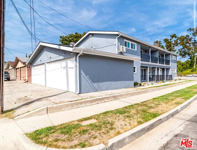 Building Photo - 11629 Gateway Blvd