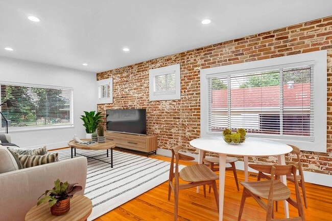 Building Photo - Stunning Potter Highlands home near Highland & Sunnyside
